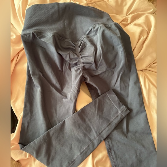 Blue Scrunch Butt Leggings - Picture 5 of 5